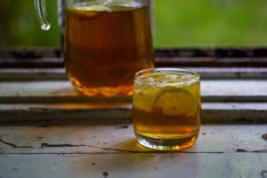 Glas mit Eistee