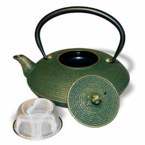Ein Bild von Eisengusskanne Japan - Nenrin - Grün / Gold (0.7 l), in der Kategorie Teekannen und Teesets Teekannen mit Sieb Kaufen Teekannen aus Gusseisen kaufen