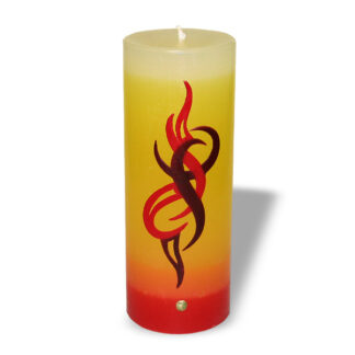 Ein Bild von Kerze mit Tribal Dekor - Rot/Gelb, in der Kategorie Kerzen