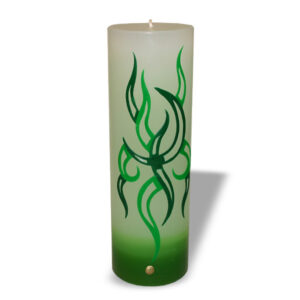 Ein Bild von Kerze mit Tribal Dekor - Grün/Weiss, in der Kategorie Kerzen