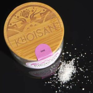 Ein Bild von Fleur de Sel - im Glas mit Bambusdeckel, in der Kategorie Kräuter und Gewürze