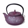 Ein Bild von Eisengusskanne Japan 0.65l - Guirlande - Silber  Violett, in der Kategorie Teekannen und Teesets Teekannen mit Sieb Kaufen Teekannen aus Gusseisen kaufen