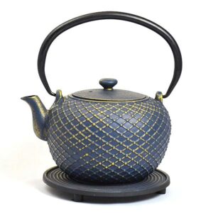 Ein Bild von Eisengusskanne Yoyo 0.9l - Blau/Gold, in der Kategorie Teekannen und Teesets