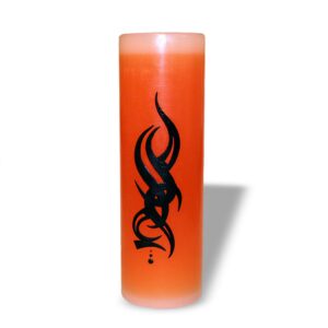 Ein Bild von Kerze mit Tribal Dekor - Orange/Weiss, in der Kategorie Kerzen