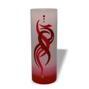 Ein Bild von Kerze mit Tribal Dekor - Rot/Weiss, in der Kategorie Kerzen