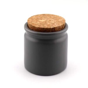 Ein Bild von Keramikdose mit Korkdeckel, in der Kategorie Teedosen