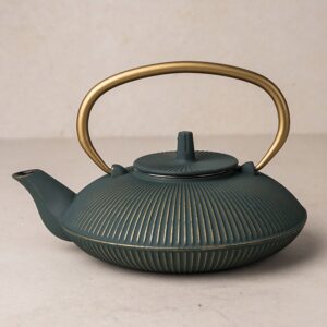 Ein Bild von Eisengusskanne "Tianyu" 0.6l - Grün / Gold, in der Kategorie Teekannen und Teesets