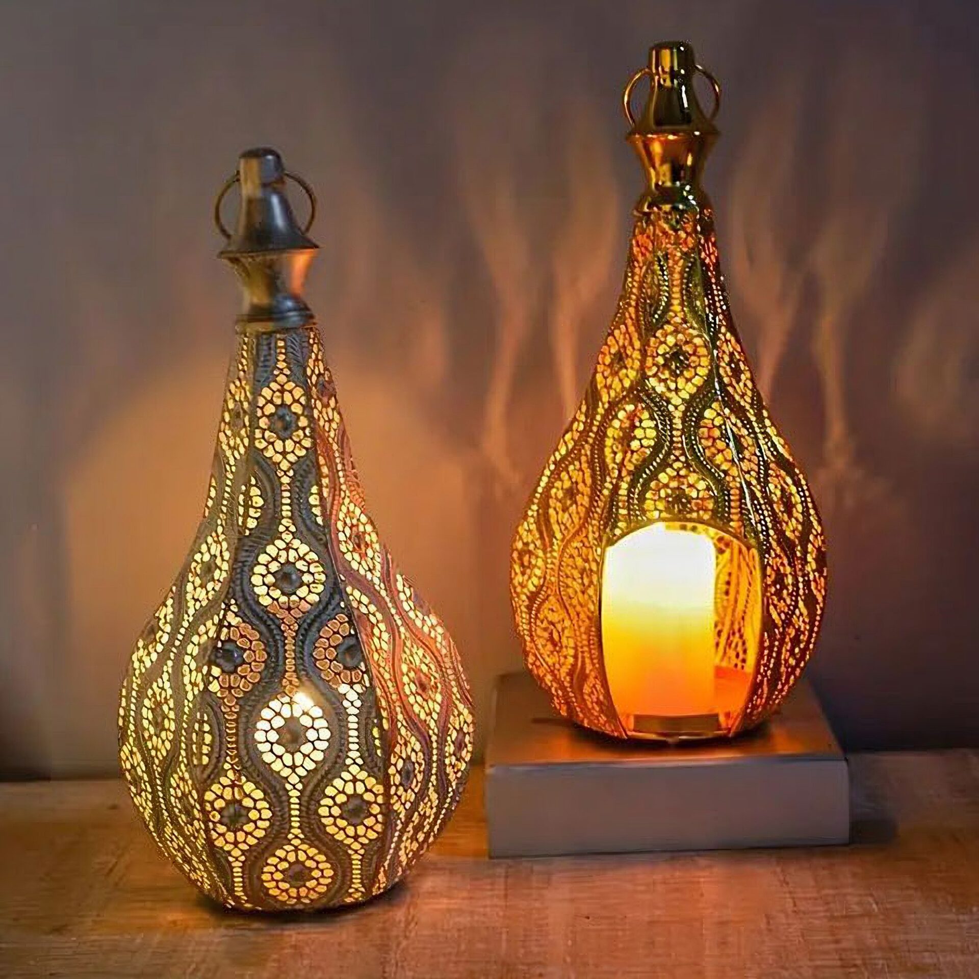 Ein Bild von Tischlaterne - Gold, in der Kategorie Kerzen