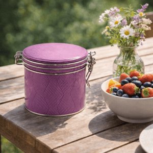 Ein Bild von Bügelverschlussdose  - Crazy purple, in der Kategorie Teedosen