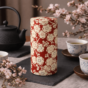 Ein Bild von Dose 200g - Rot mit Blumen, in der Kategorie Teedosen