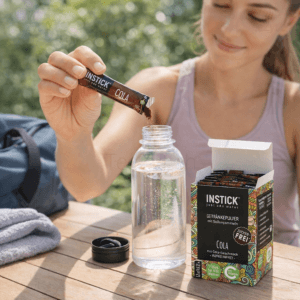 Ein Bild von Instick - Cola - 12 x 2.5g, in der Kategorie Nahrungsmittel Instantgetränke