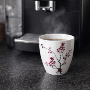 Ein Bild von Porzellan-Becher Cherry Blossom 3.2dl, in der Kategorie Teetassen und Gläser