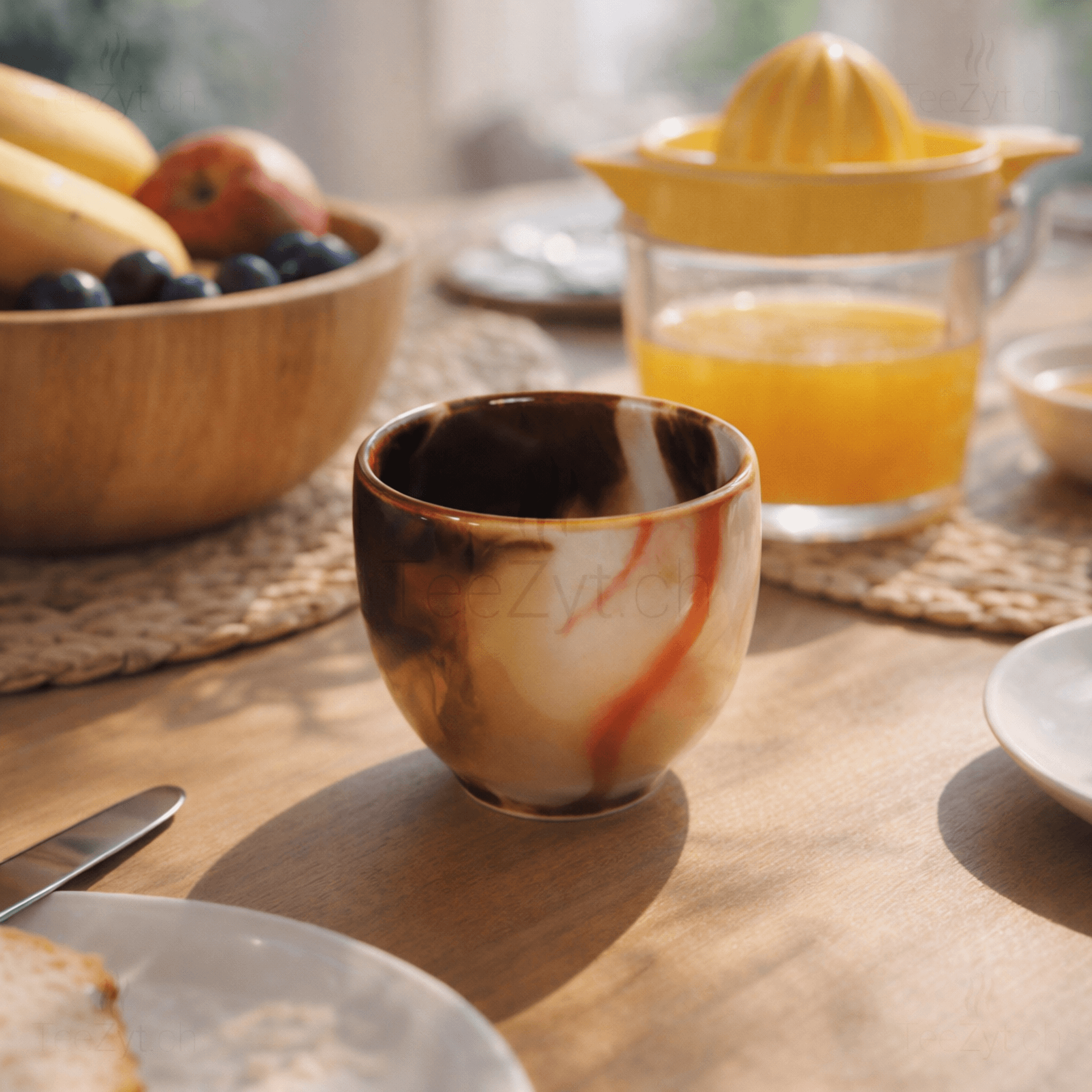 Ein Bild von Porzellan Tasse / braun-gelb, in der Kategorie Teetassen und Gläser