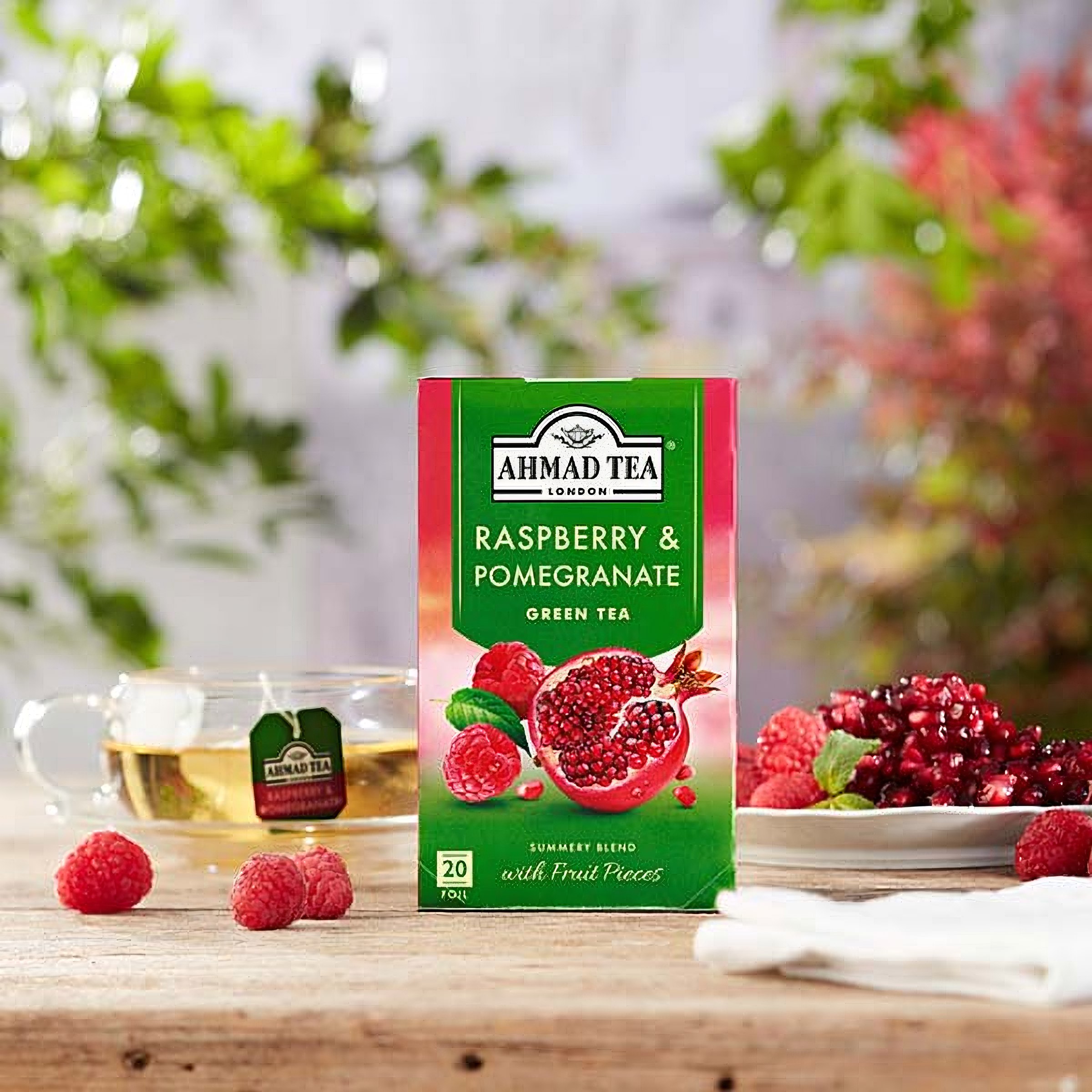 Ein Bild von Ahmad Tea - Raspberry & Pomegranate - 20 Teebeutel à 2g, in der Kategorie Grün Tee aromat. Tee im Teebeutel kaufen